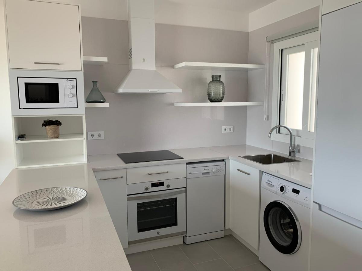 Apartamento En Playa Santo Tomas Es Migjorn Gran Екстериор снимка