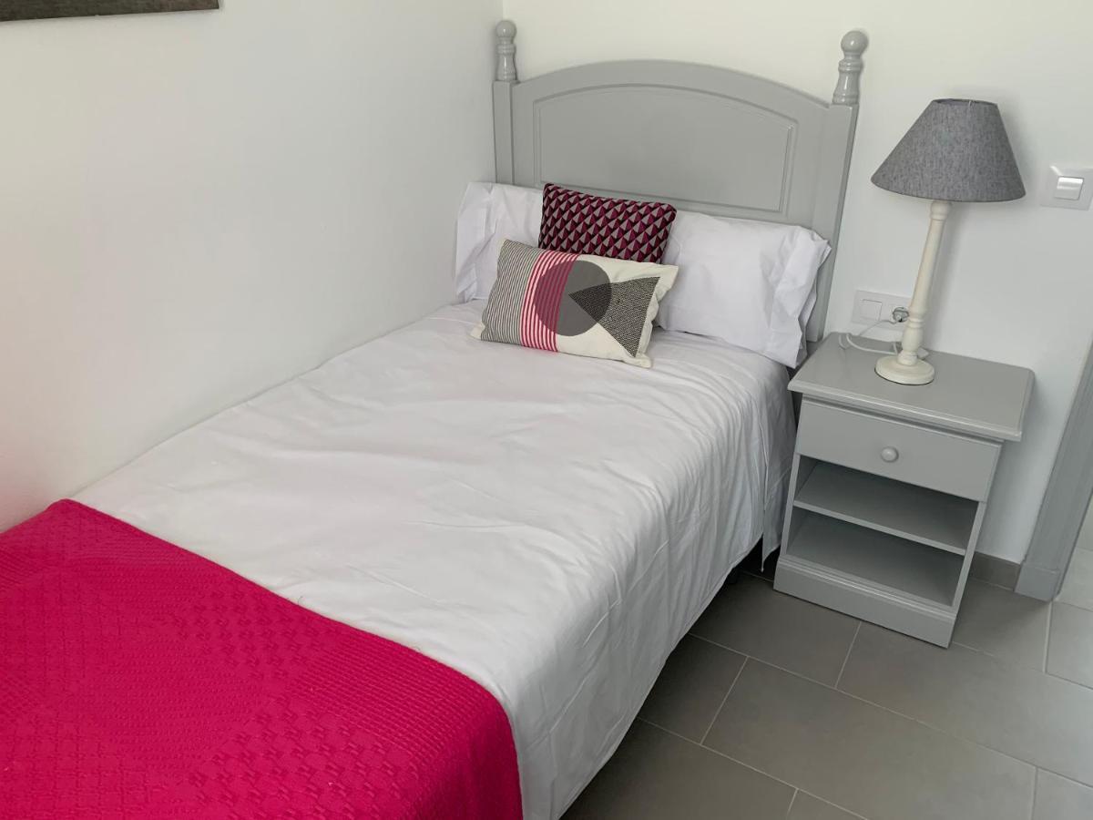 Apartamento En Playa Santo Tomas Es Migjorn Gran Екстериор снимка
