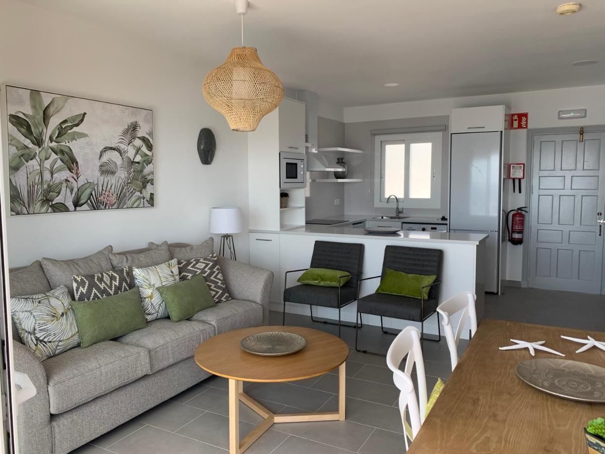 Apartamento En Playa Santo Tomas Es Migjorn Gran Екстериор снимка