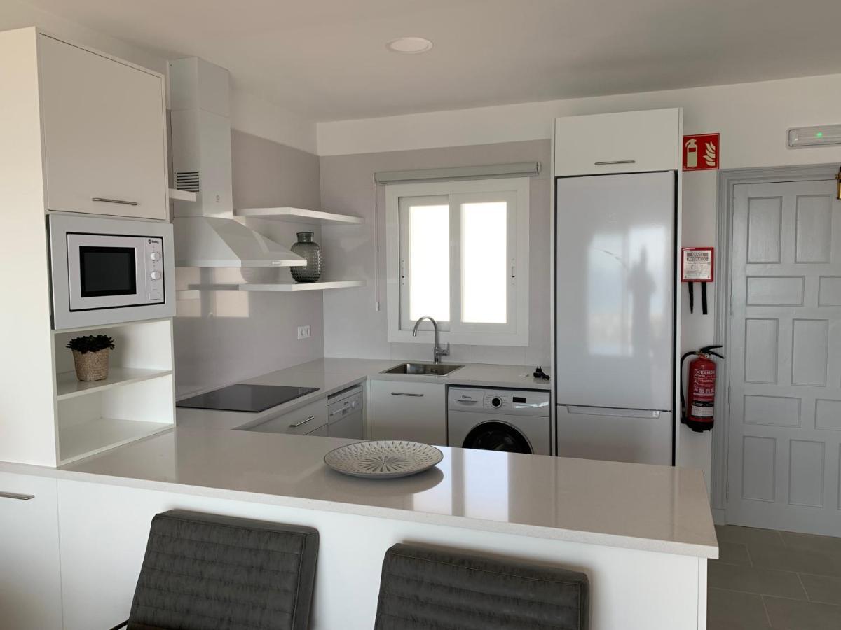 Apartamento En Playa Santo Tomas Es Migjorn Gran Екстериор снимка