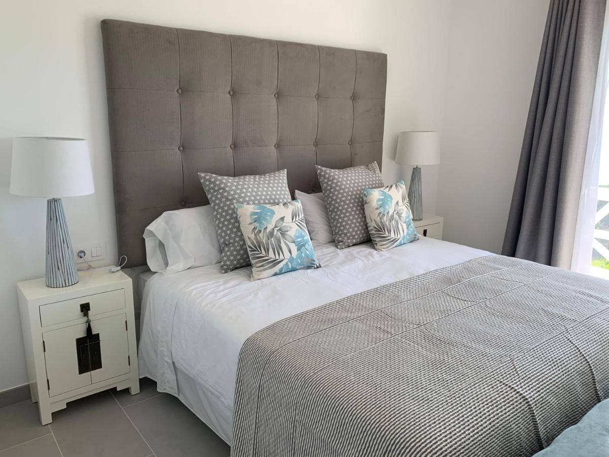 Apartamento En Playa Santo Tomas Es Migjorn Gran Екстериор снимка